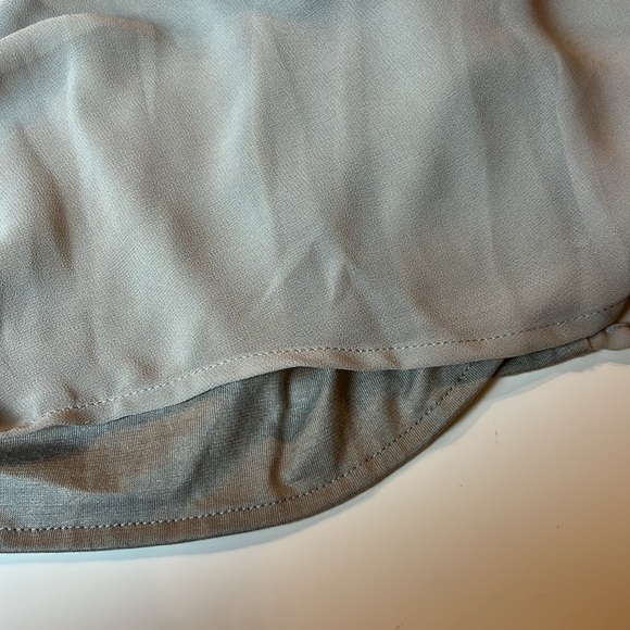 BANANA REPUBLICAN BEIGE FLOWING SPAGHETTI STRAP TOP SIZE SMALL. - Picture 12 of 12